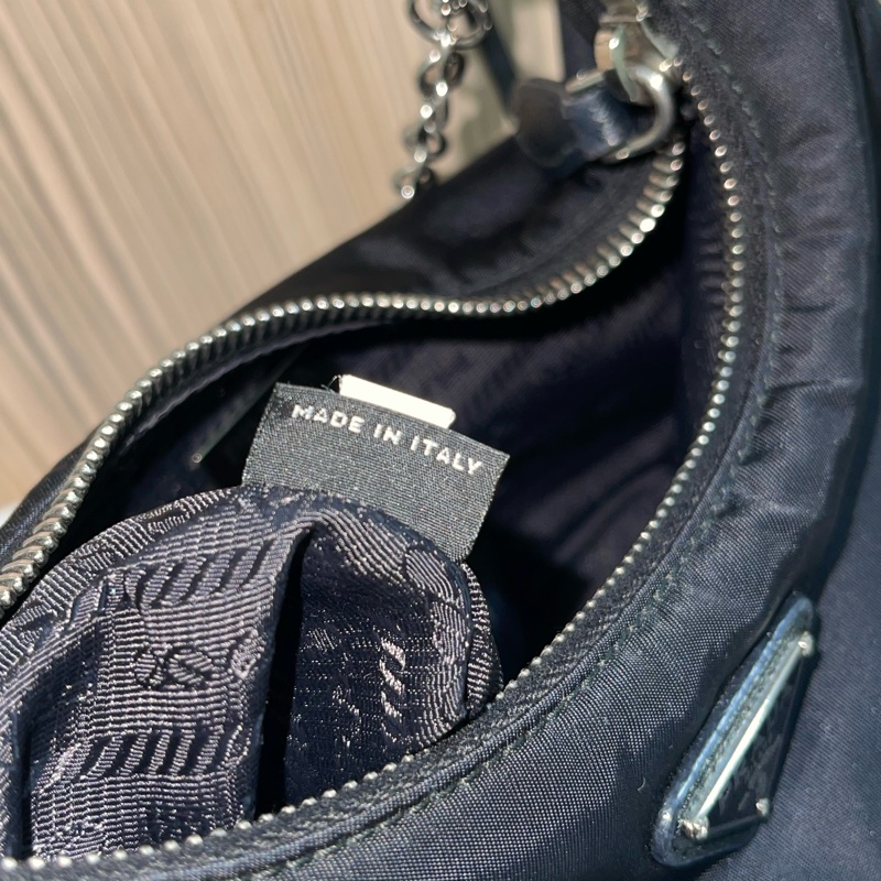 Prada Re-Edition 2005再生尼龍手袋-8