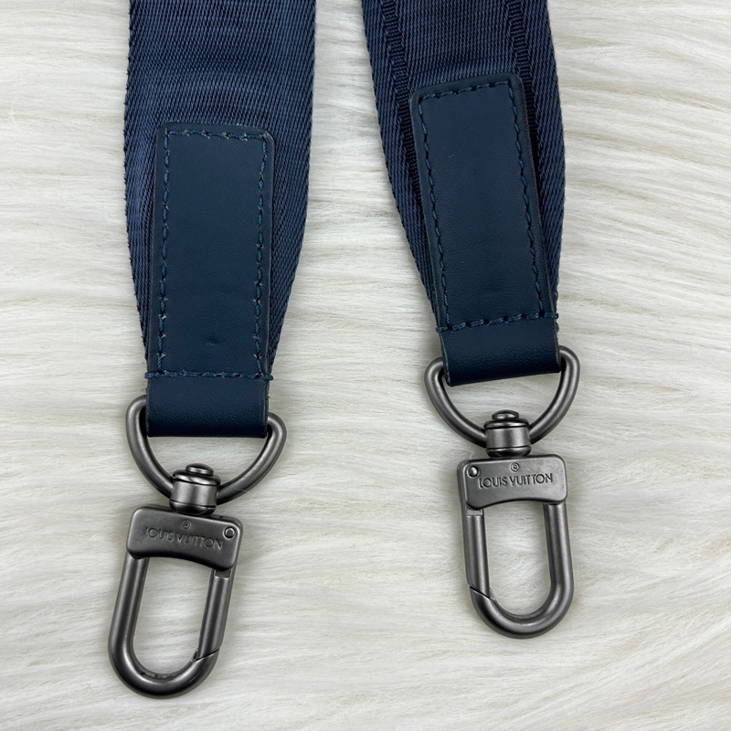 LV  棋盤格牛皮壓紋商務包 公事包  手提包  斜背包-22