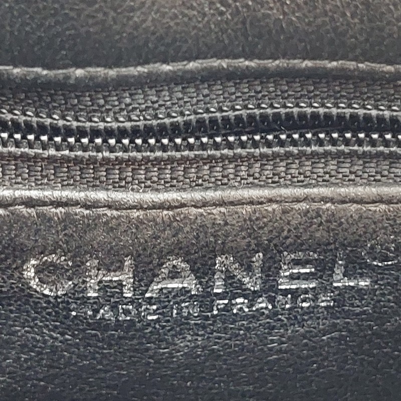 【CHANEL香奈兒】黑色古董包 銀幣荔枝皮希爾頓手提肩背包 經典展示品。
收藏第一首選 經典保值品只有一顆！包包手把很挺 ，狀況很好-31