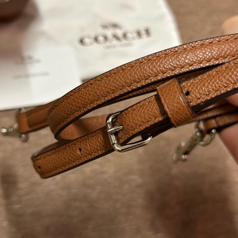 COACH 鵝卵石紋拉鍊手提斜背兩用包(咖啡棕色)-10