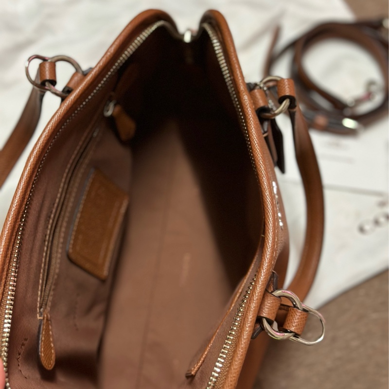 COACH 鵝卵石紋拉鍊手提斜背兩用包(咖啡棕色)-12