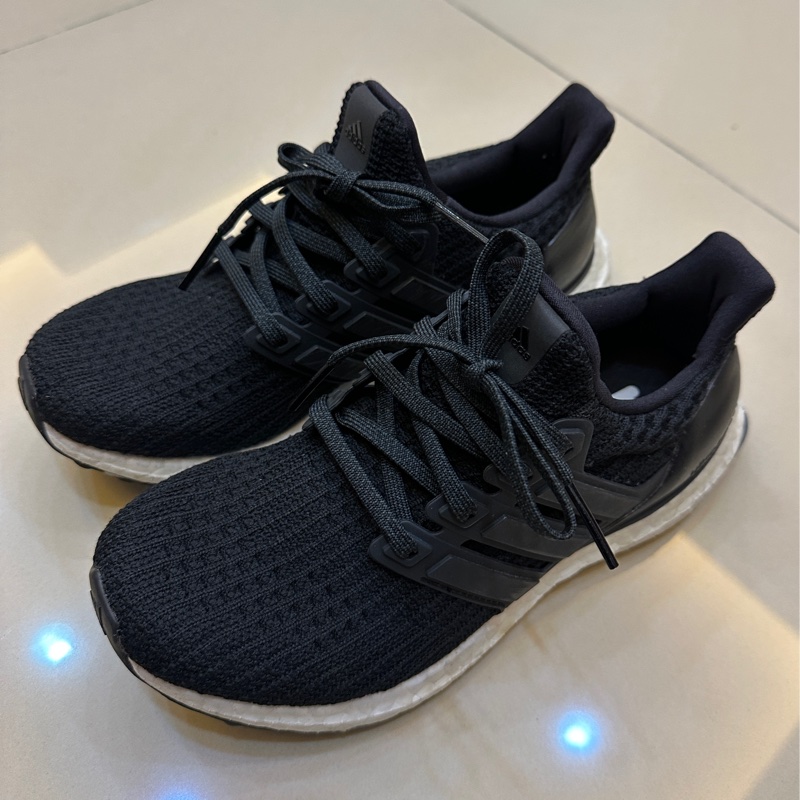 Adidas Ultraboost運動鞋-0