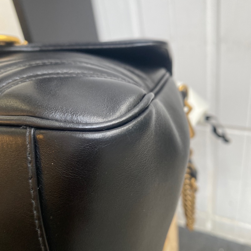 「已售出」二手真品GUCCI 498110 GG Marmont黑色牛皮山形紋復古金扣手提側背包小款-7