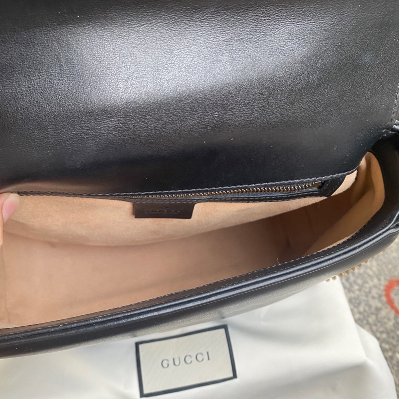「已售出」二手真品GUCCI 498110 GG Marmont黑色牛皮山形紋復古金扣手提側背包小款-11