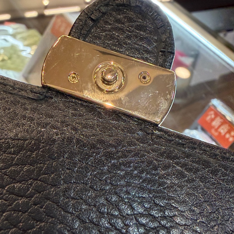Gucci 615525 黑牛皮金屬雙G釦式短夾Interlocking G-17