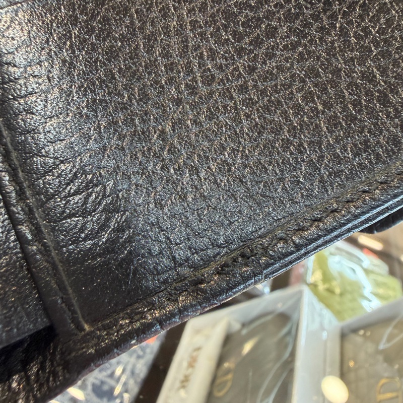 Gucci 615525 黑牛皮金屬雙G釦式短夾Interlocking G-23