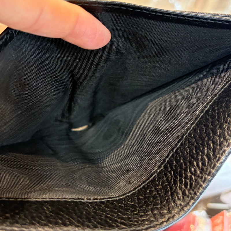 Gucci 615525 黑牛皮金屬雙G釦式短夾Interlocking G-27