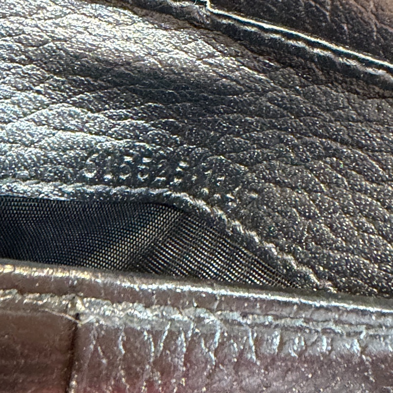 Gucci 615525 黑牛皮金屬雙G釦式短夾Interlocking G-28