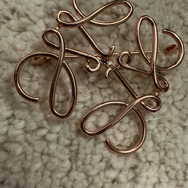 LOEWE 經典Logo 胸針-1