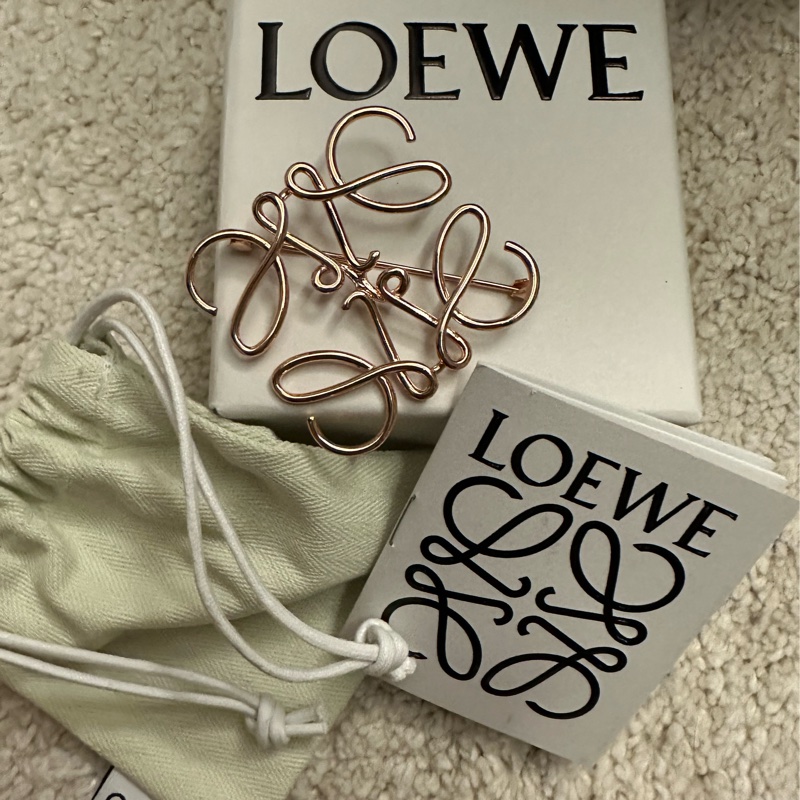 LOEWE 經典Logo 胸針-4