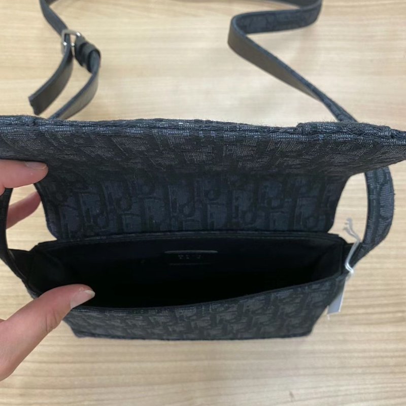 【預購】Dior 迪奧  Oblique 老花緹花郵差包 斜背/斜背包-1