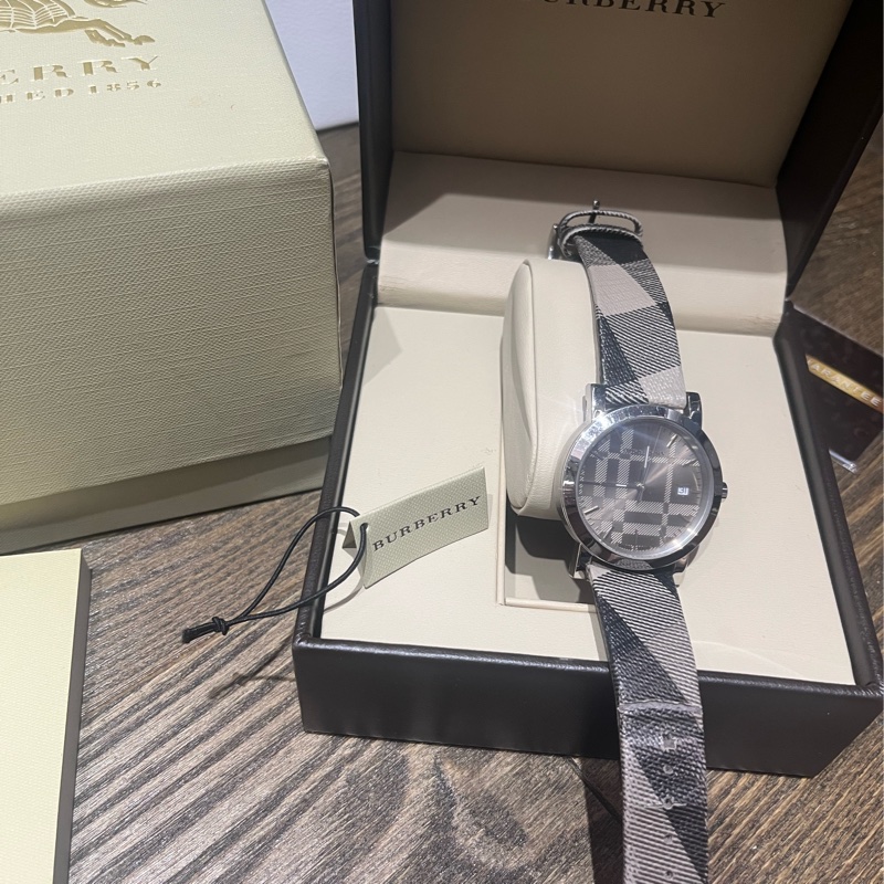 BURBERRY 經典格紋手錶-1