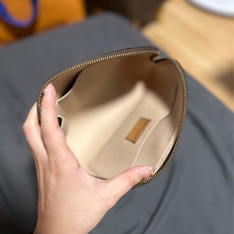 Lv PM Monogram 大號化妝包-11