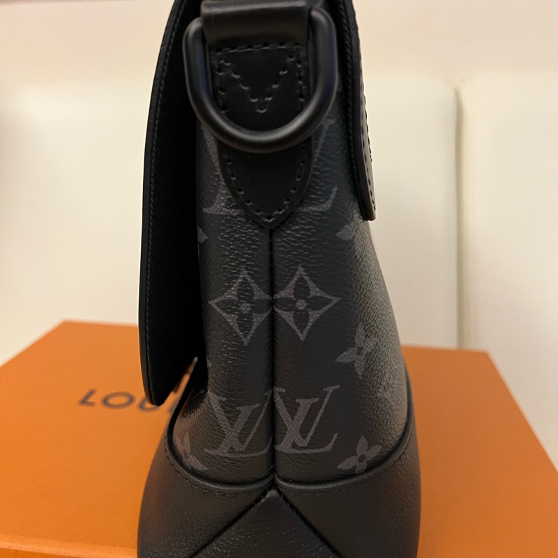 LV Saumur 郵差包-7