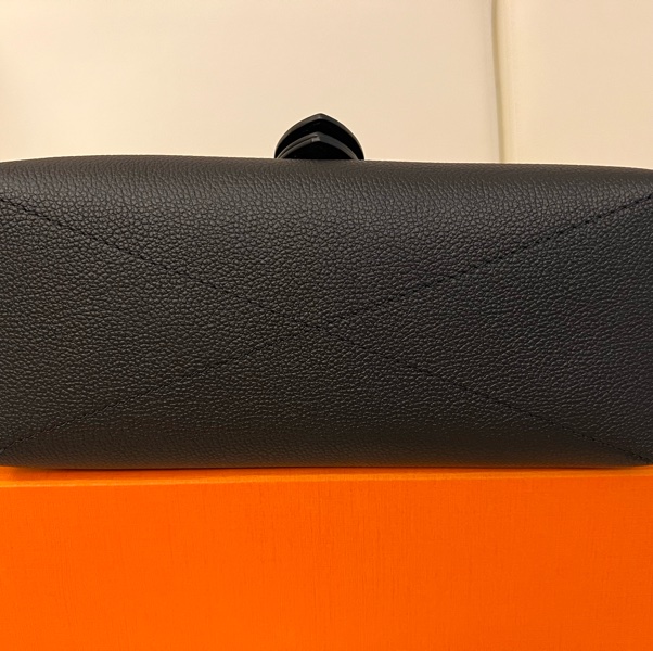 LV Saumur 郵差包-9