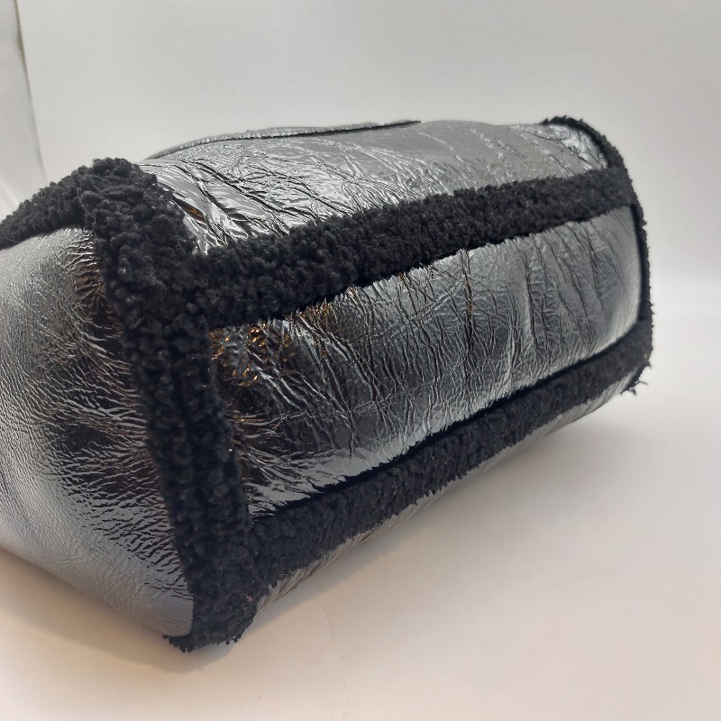 二手 GUCCI 經典 古馳 282309 黑色 漆皮 毛絨 SOHO GG 大雙
 G壓印雙G流蘇單鍊漆皮革肩包
 LOGO 托特包,手提包-22