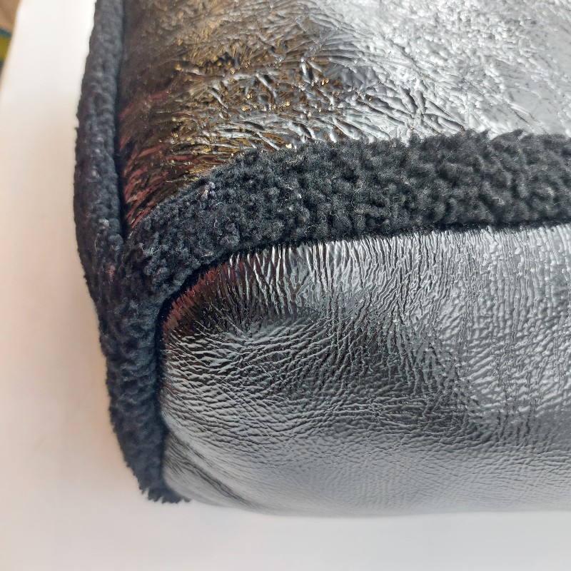 二手 GUCCI 經典 古馳 282309 黑色 漆皮 毛絨 SOHO GG 大雙
 G壓印雙G流蘇單鍊漆皮革肩包
 LOGO 托特包,手提包-28