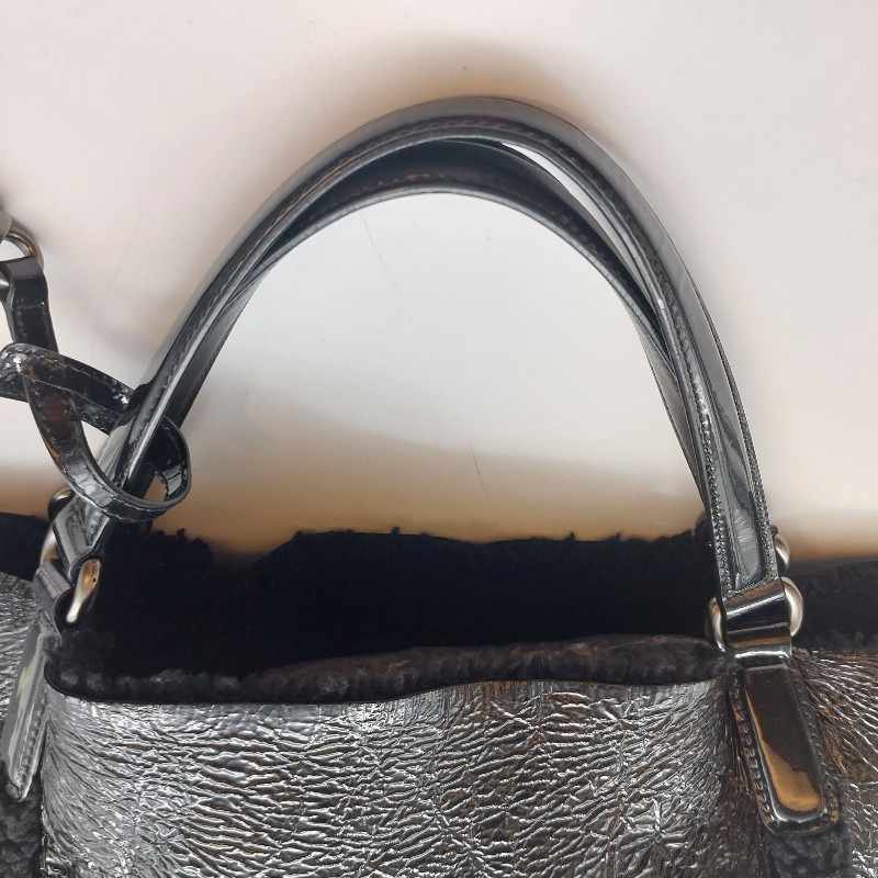 二手 GUCCI 經典 古馳 282309 黑色 漆皮 毛絨 SOHO GG 大雙
 G壓印雙G流蘇單鍊漆皮革肩包
 LOGO 托特包,手提包-33