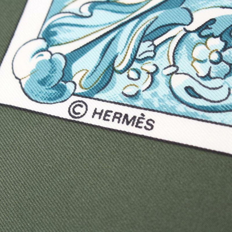 【日本直送】 中古HERMES[AB]方巾90 「L'HIVER」 絲巾 絲 灰綠色 多彩色-1