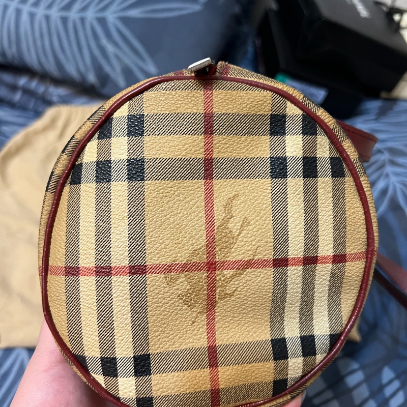 BURBERRY 戰馬經典圓桶包-23