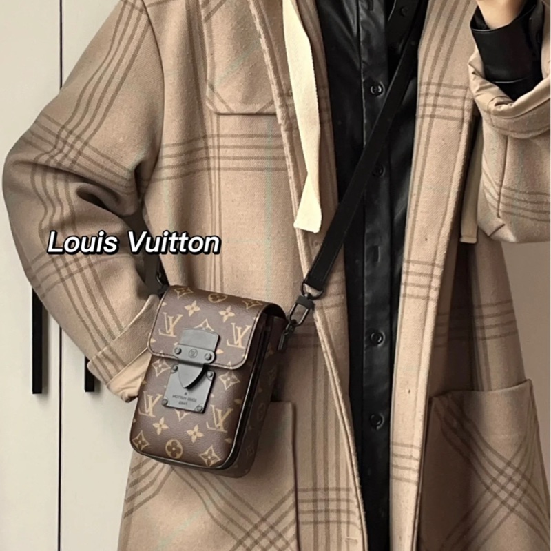 新款Lv經典老花手機包（大全配、發票、購買證明齊全）-3