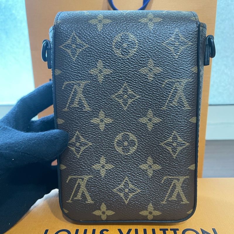 新款Lv經典老花手機包（大全配、發票、購買證明齊全）-10