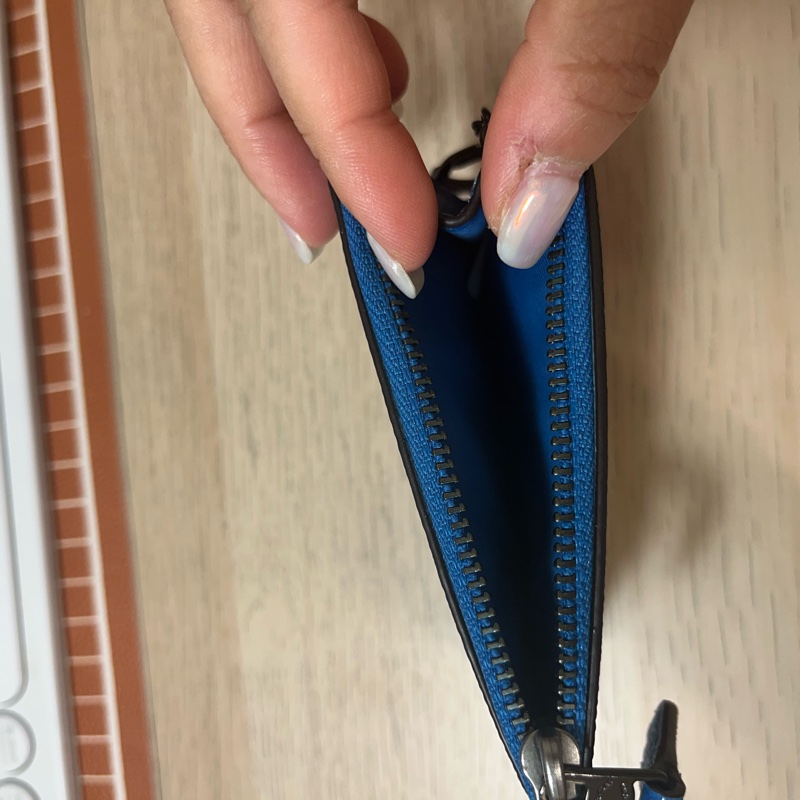 全新 COACH MINI SKINNY ID Case 寶藍色 黑logo 防刮全皮 卡夾鑰匙零錢包-11