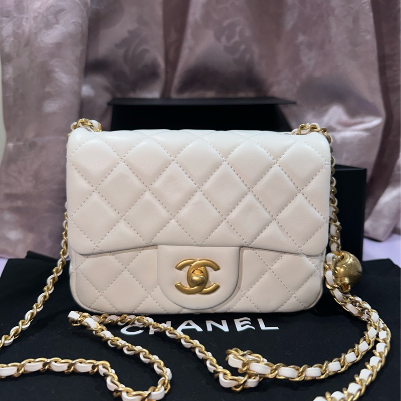 CHANEL 17cm 爆款白色金球方胖子#小金球鏈包#小羊皮、琺瑯-8