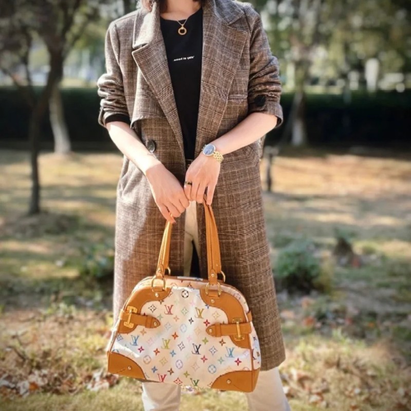 LV 村上隆系列
白彩 保齡球包 M40193 CLAUDIA Multicolore-1