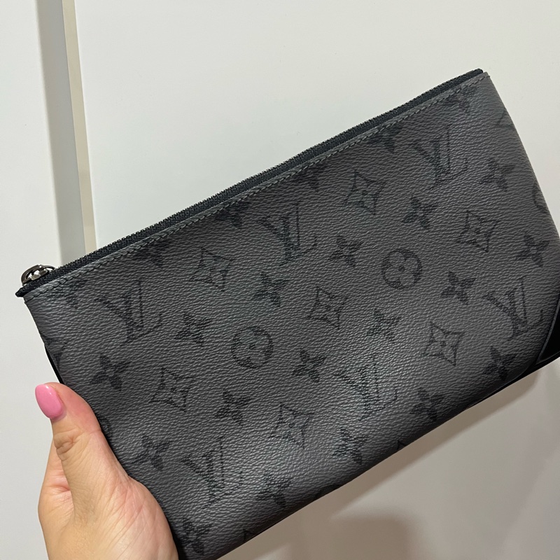 （保留中）爸爸節送禮必備 台灣購證 全配商品 99新 LV路易威登 黑武士 經典黑色灰色雙面老花三合一 斜背包肩背包-4