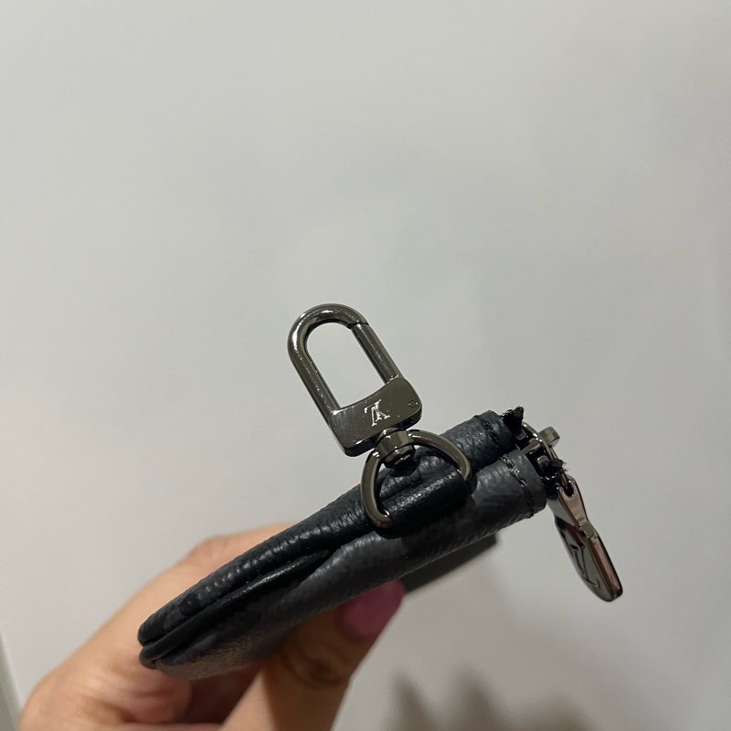 （保留中）爸爸節送禮必備 台灣購證 全配商品 99新 LV路易威登 黑武士 經典黑色灰色雙面老花三合一 斜背包肩背包-15