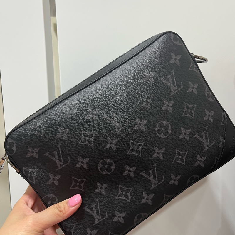 （保留中）爸爸節送禮必備 台灣購證 全配商品 99新 LV路易威登 黑武士 經典黑色灰色雙面老花三合一 斜背包肩背包-19