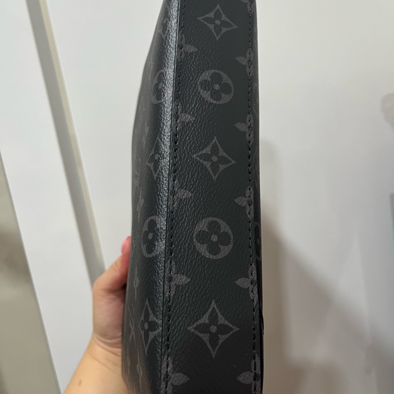 （保留中）爸爸節送禮必備 台灣購證 全配商品 99新 LV路易威登 黑武士 經典黑色灰色雙面老花三合一 斜背包肩背包-22