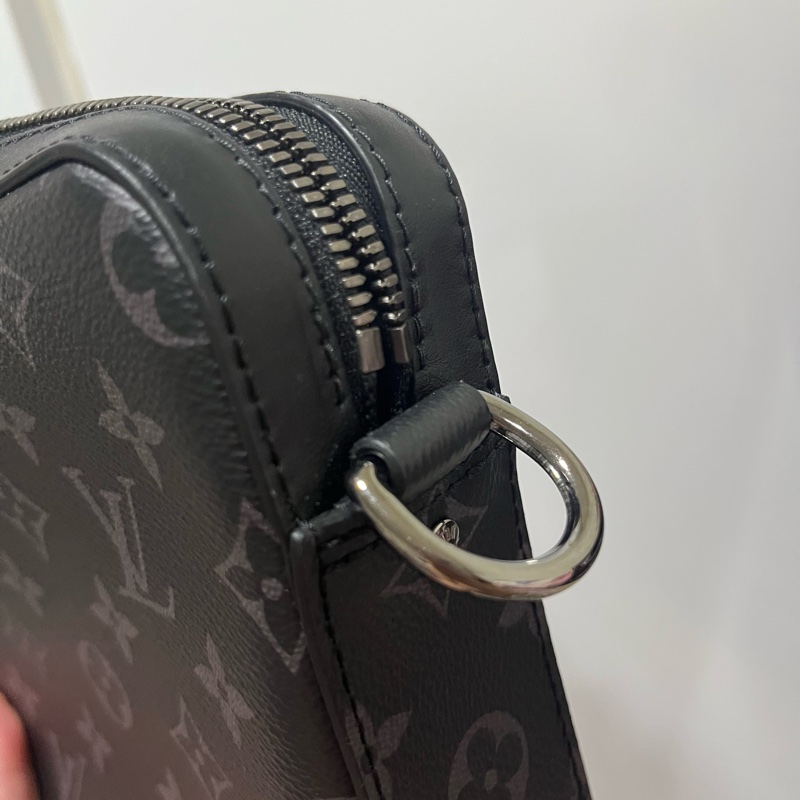 （保留中）爸爸節送禮必備 台灣購證 全配商品 99新 LV路易威登 黑武士 經典黑色灰色雙面老花三合一 斜背包肩背包-30