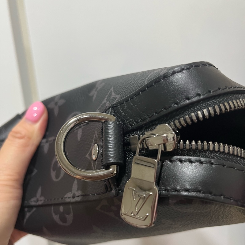 （保留中）爸爸節送禮必備 台灣購證 全配商品 99新 LV路易威登 黑武士 經典黑色灰色雙面老花三合一 斜背包肩背包-31