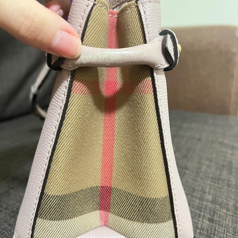 Burberry藕粉色包包-3
