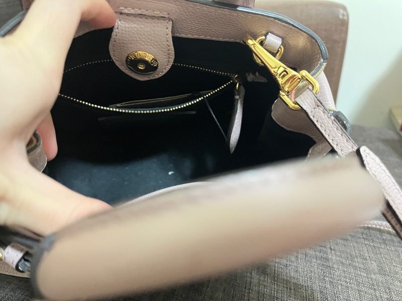 Burberry藕粉色包包-8