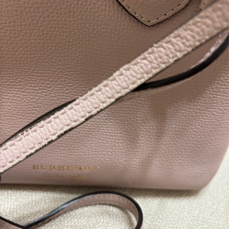 Burberry藕粉色包包-9