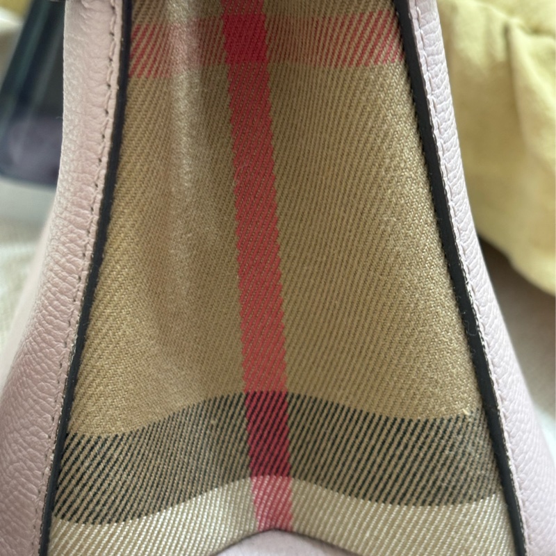 Burberry藕粉色包包-27
