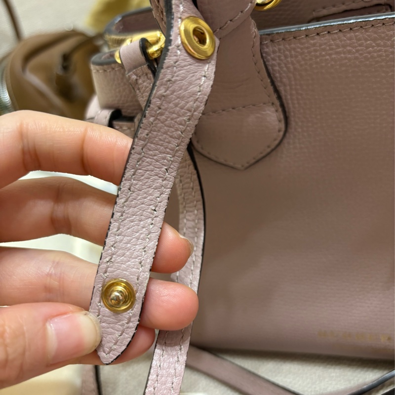 Burberry藕粉色包包-33