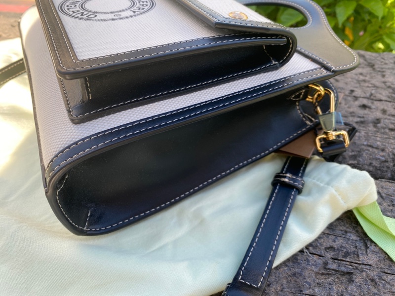 全新BURBERRY黑色帆布Pocket迷你口袋手提肩背包-3