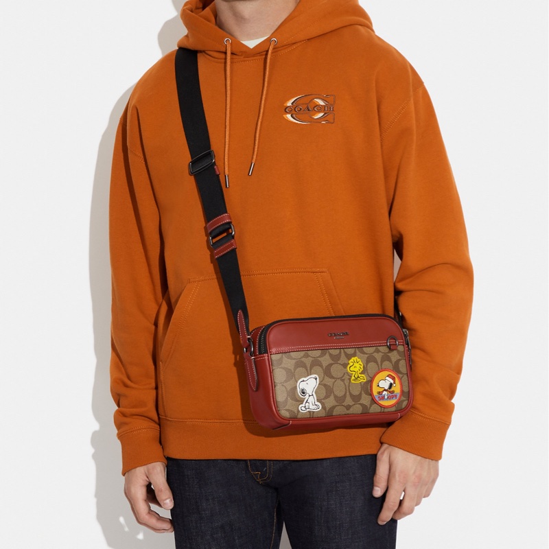 Coach史努比聯名相機包-3