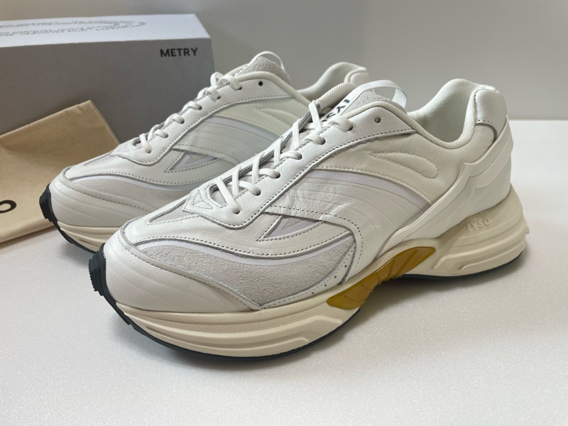 IYSO復古白大底運動鞋-4