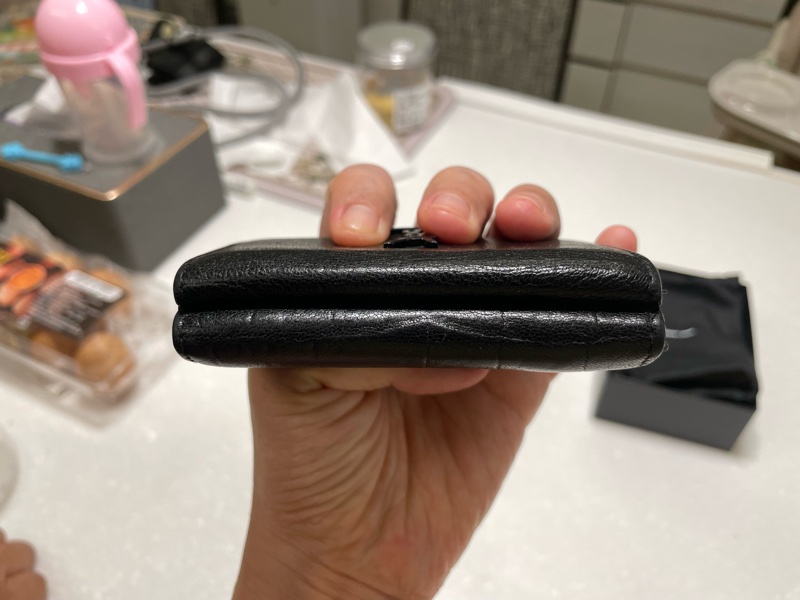 購於19年新光三越A9 八成新 ysl 全黑鱷魚壓紋短夾-33