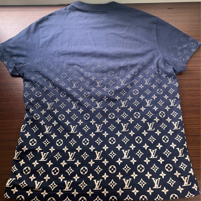 Lv漸層短袖上衣（非常新買到賺到❤️）-9