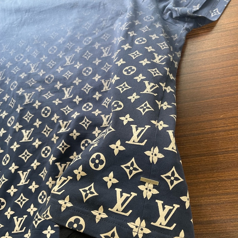 Lv漸層短袖上衣（非常新買到賺到❤️）-13