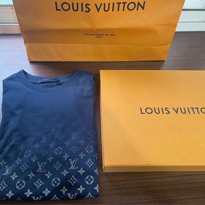 Lv漸層短袖上衣（非常新買到賺到❤️）-14