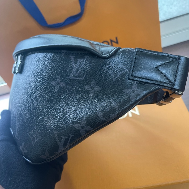 全新Lv黑老花腰包(購買證明、配件齊全)-9