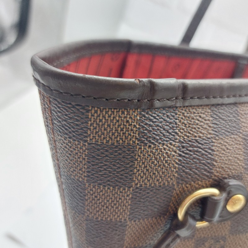 二手LOUIS VUITTON Nevefull MM
棋盤格 系列
 斜背包經典  肩背包 手提包。
包包狀況很好 很新,金屬都很亮
 高尚典雅-15