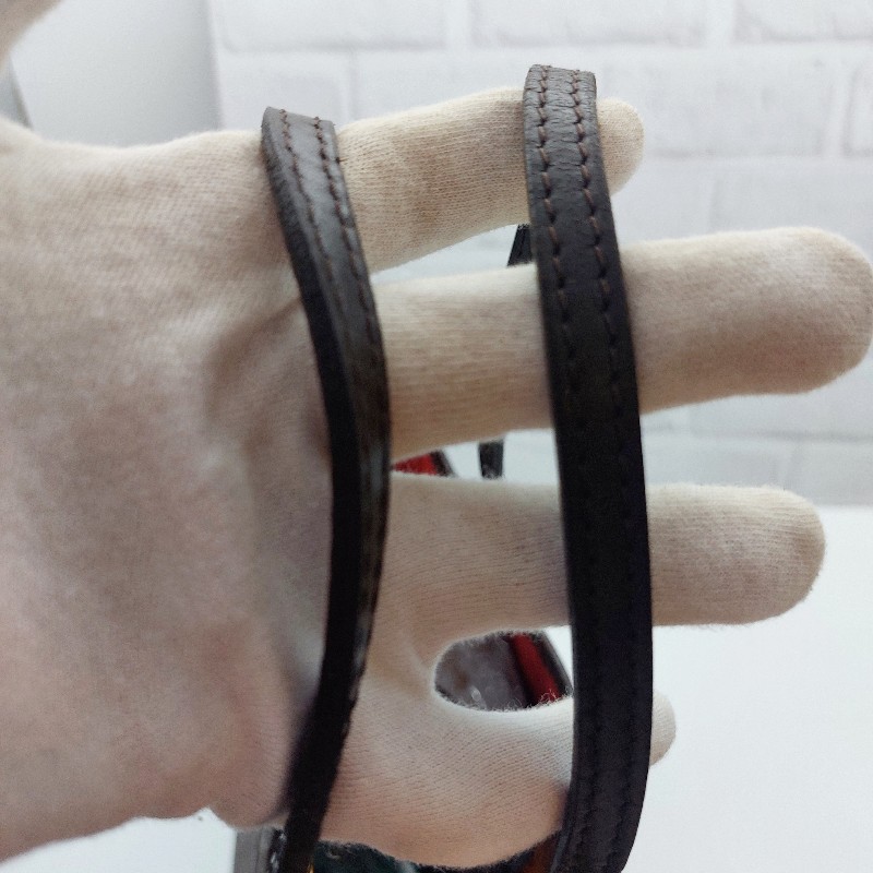 二手LOUIS VUITTON Nevefull MM
棋盤格 系列
 斜背包經典  肩背包 手提包。
包包狀況很好 很新,金屬都很亮
 高尚典雅-39